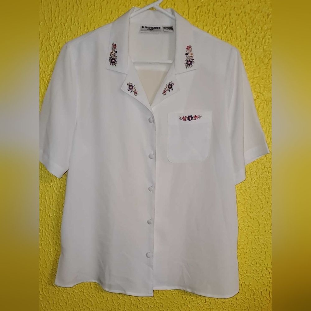 Alfred Dunner White Blouse with Floral Embroidery
